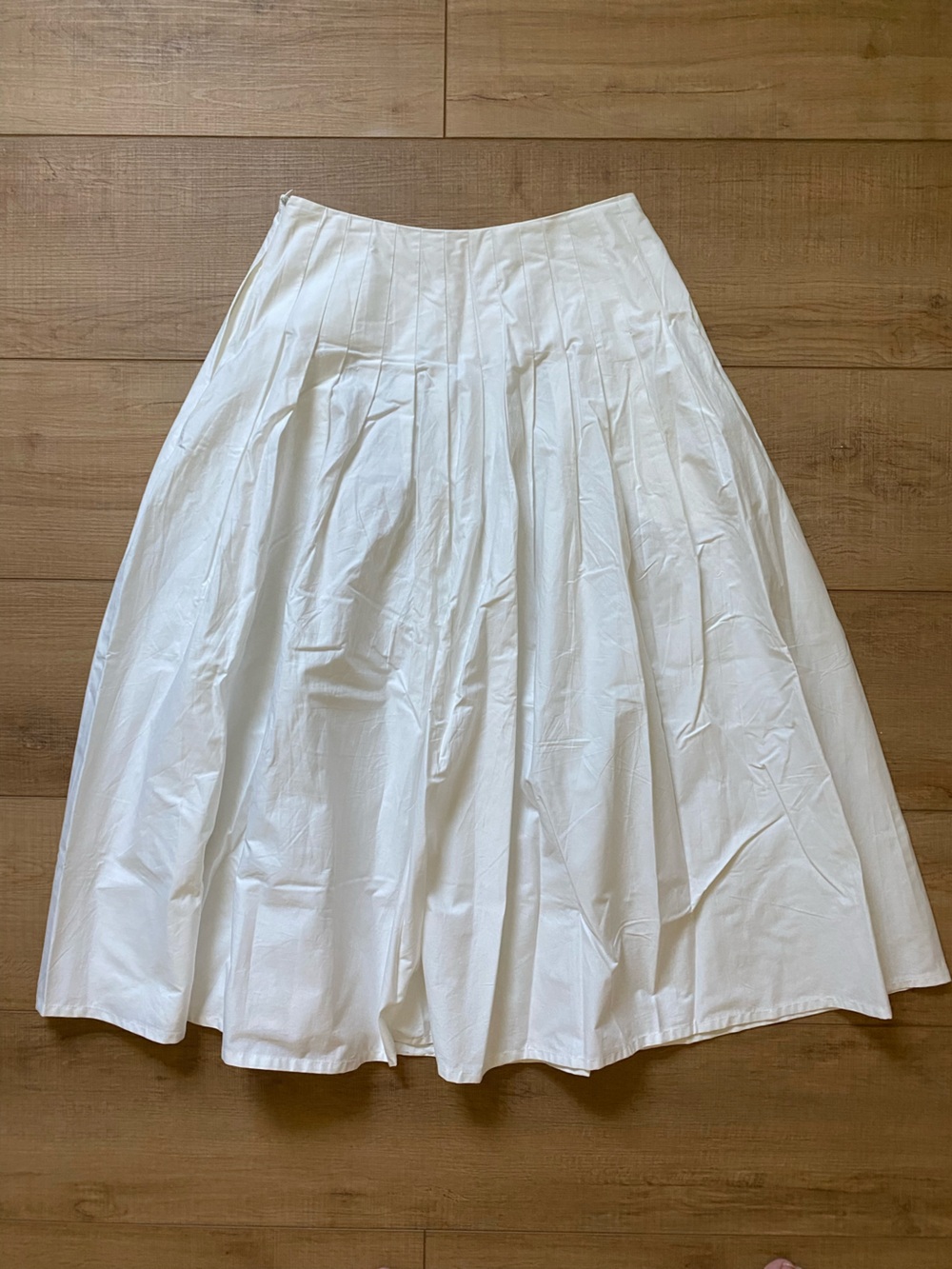 Commense White Pleated Midi Skirt - Picture 2 of 4